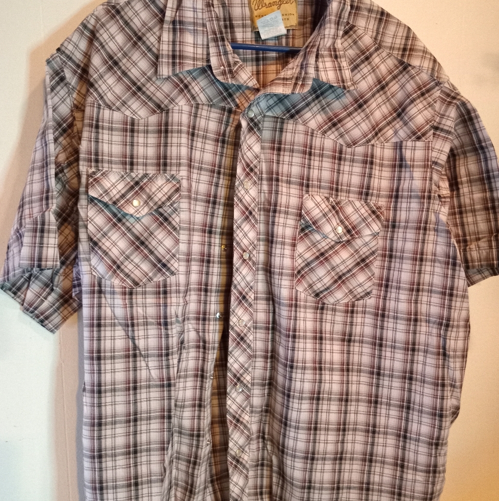 Size3xl wrangler button down shirt